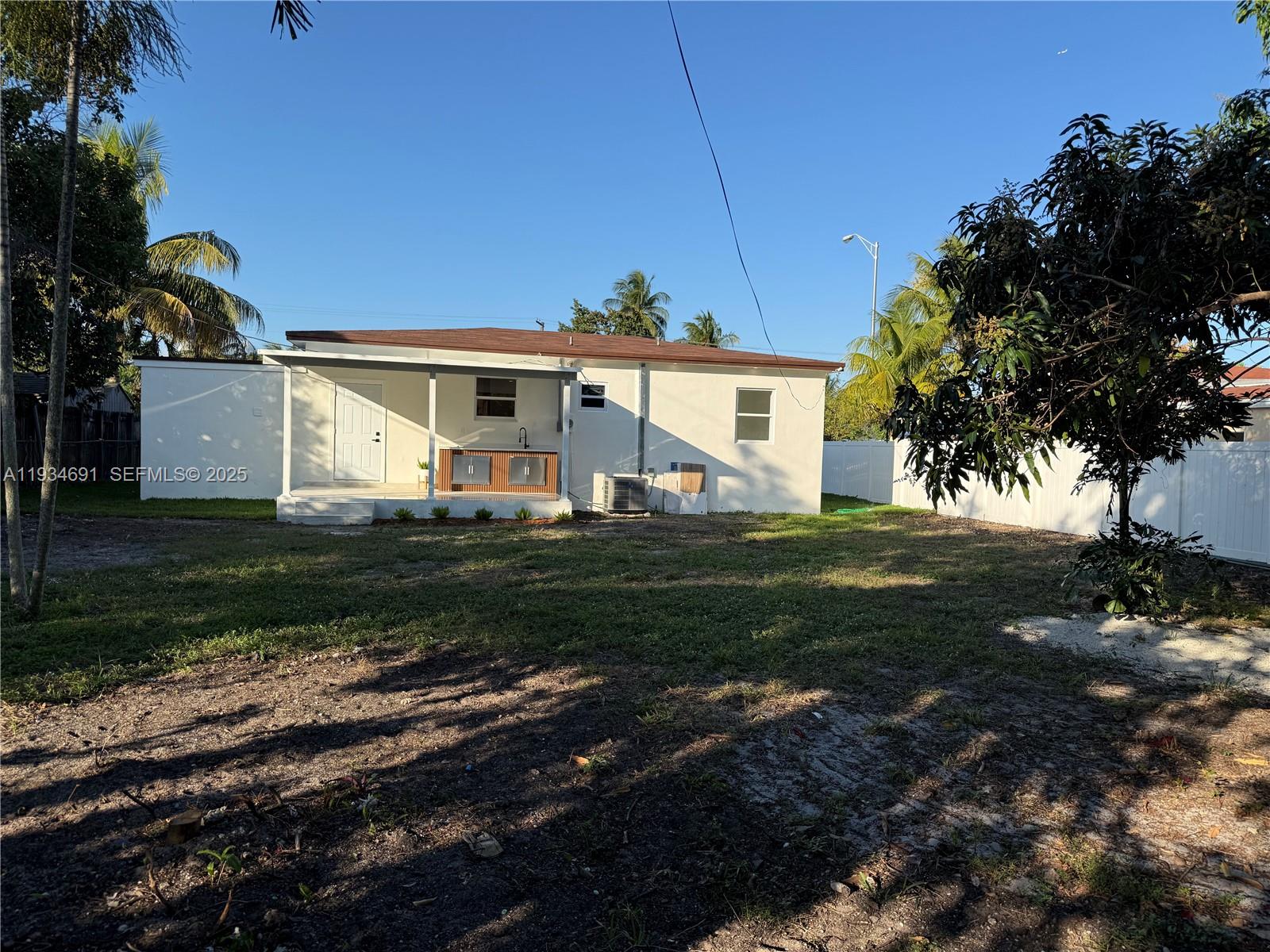 260 NW 119th St Miami, FL 33168