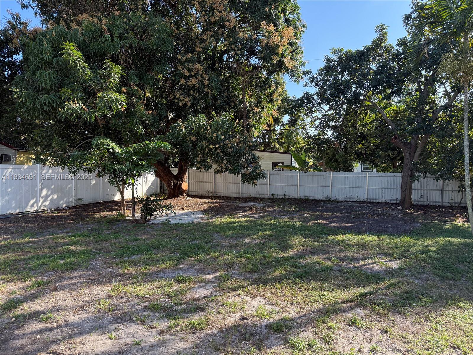 260 NW 119th St Miami, FL 33168