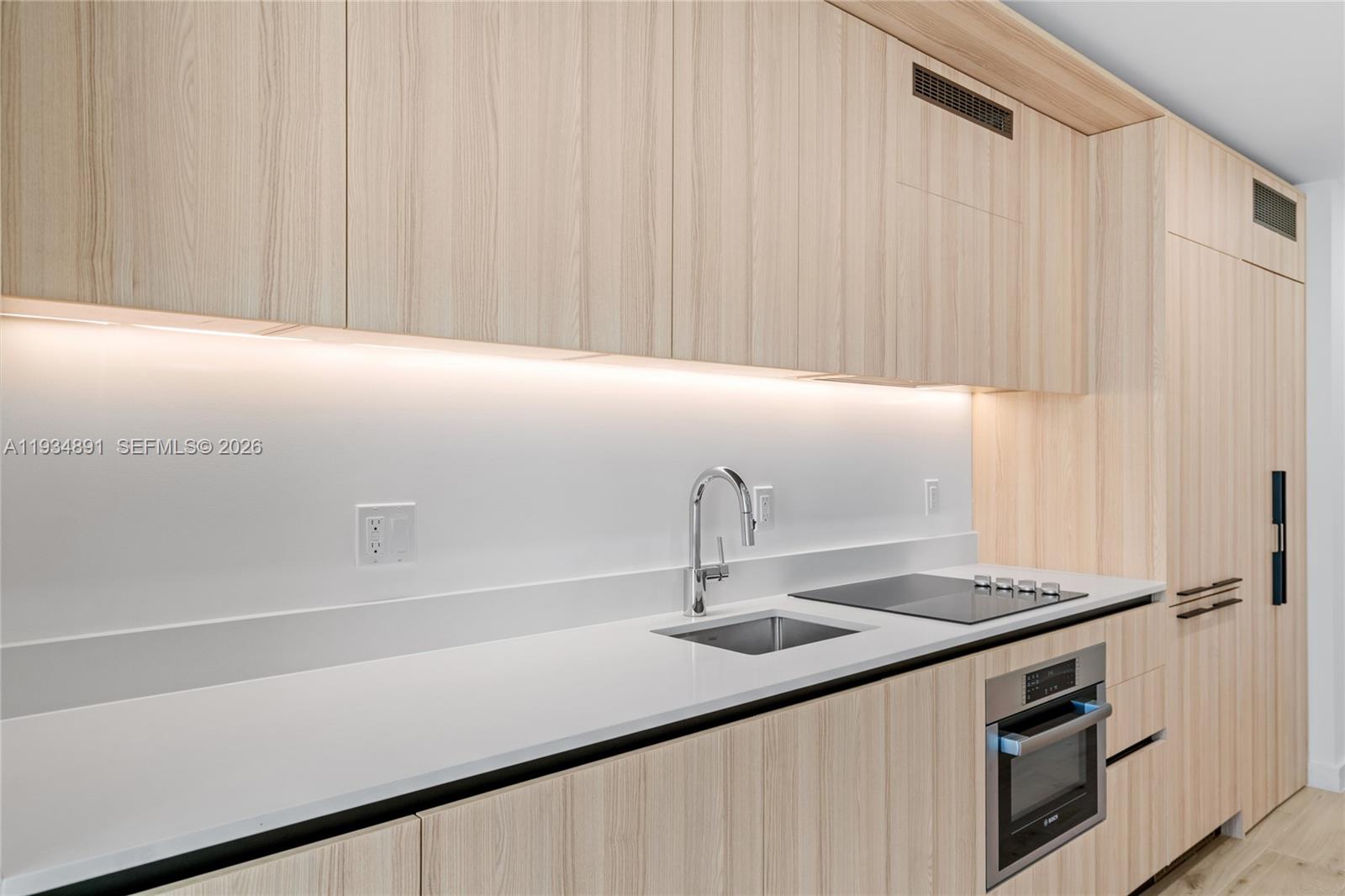 225 N Miami Ave #1405 Miami, FL 33132