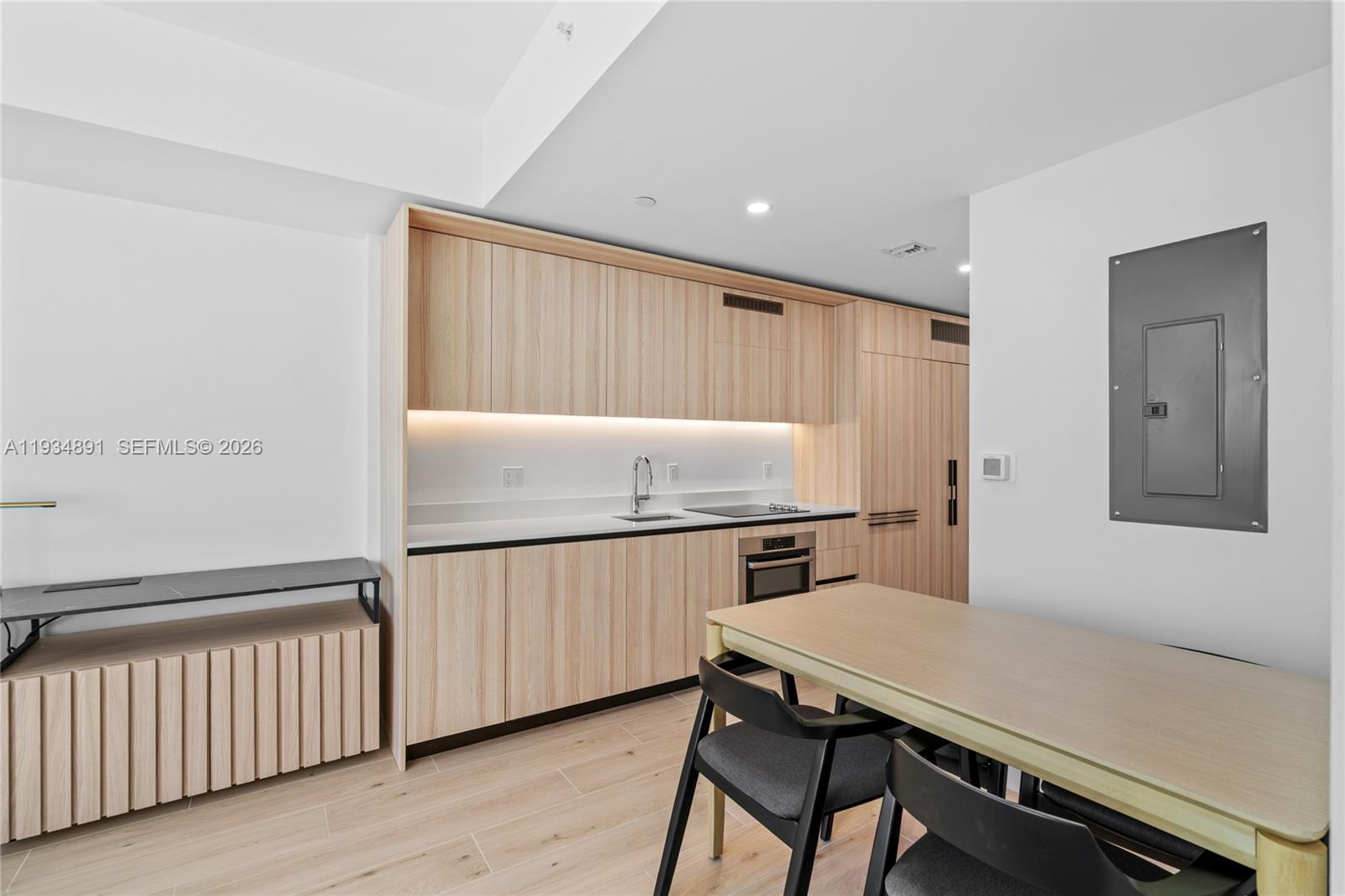 225 N Miami Ave #1405 Miami, FL 33132