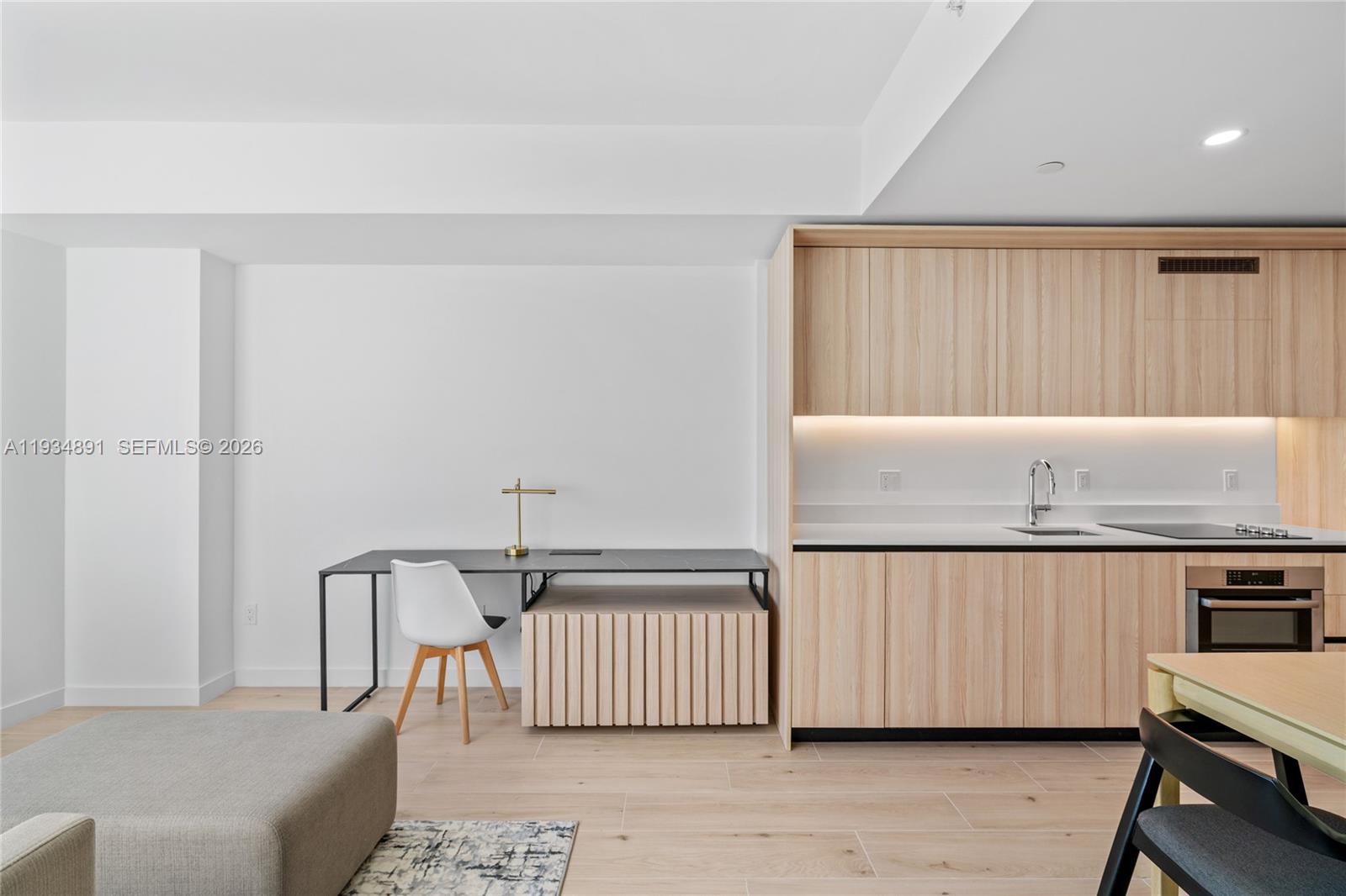 225 N Miami Ave #1405 Miami, FL 33132