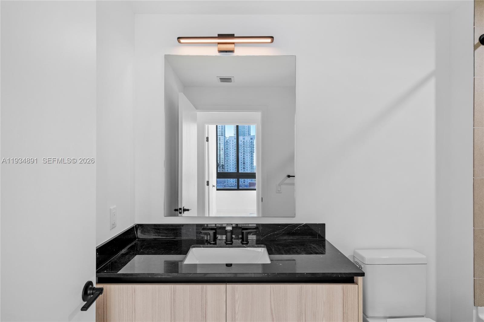 225 N Miami Ave #1405 Miami, FL 33132