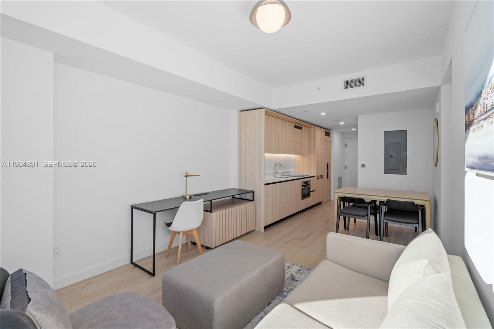 225 N Miami Ave #1405 Miami, FL 33132