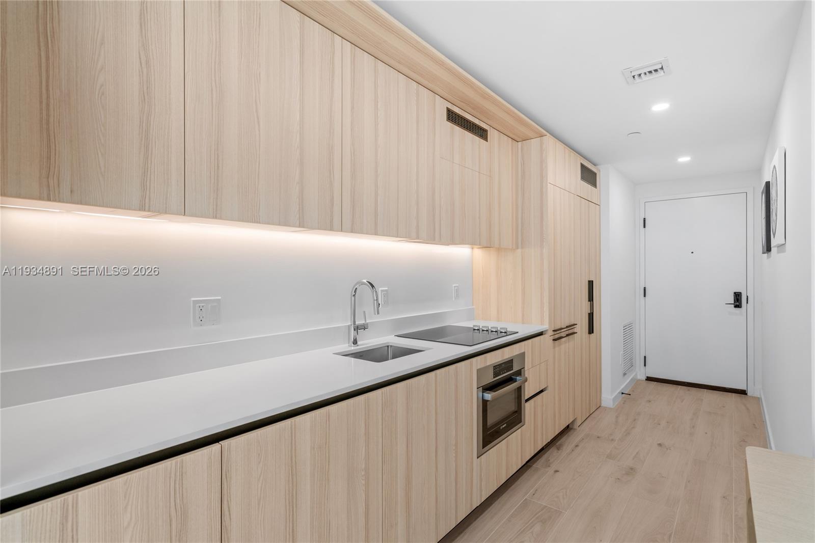 225 N Miami Ave #1405 Miami, FL 33132