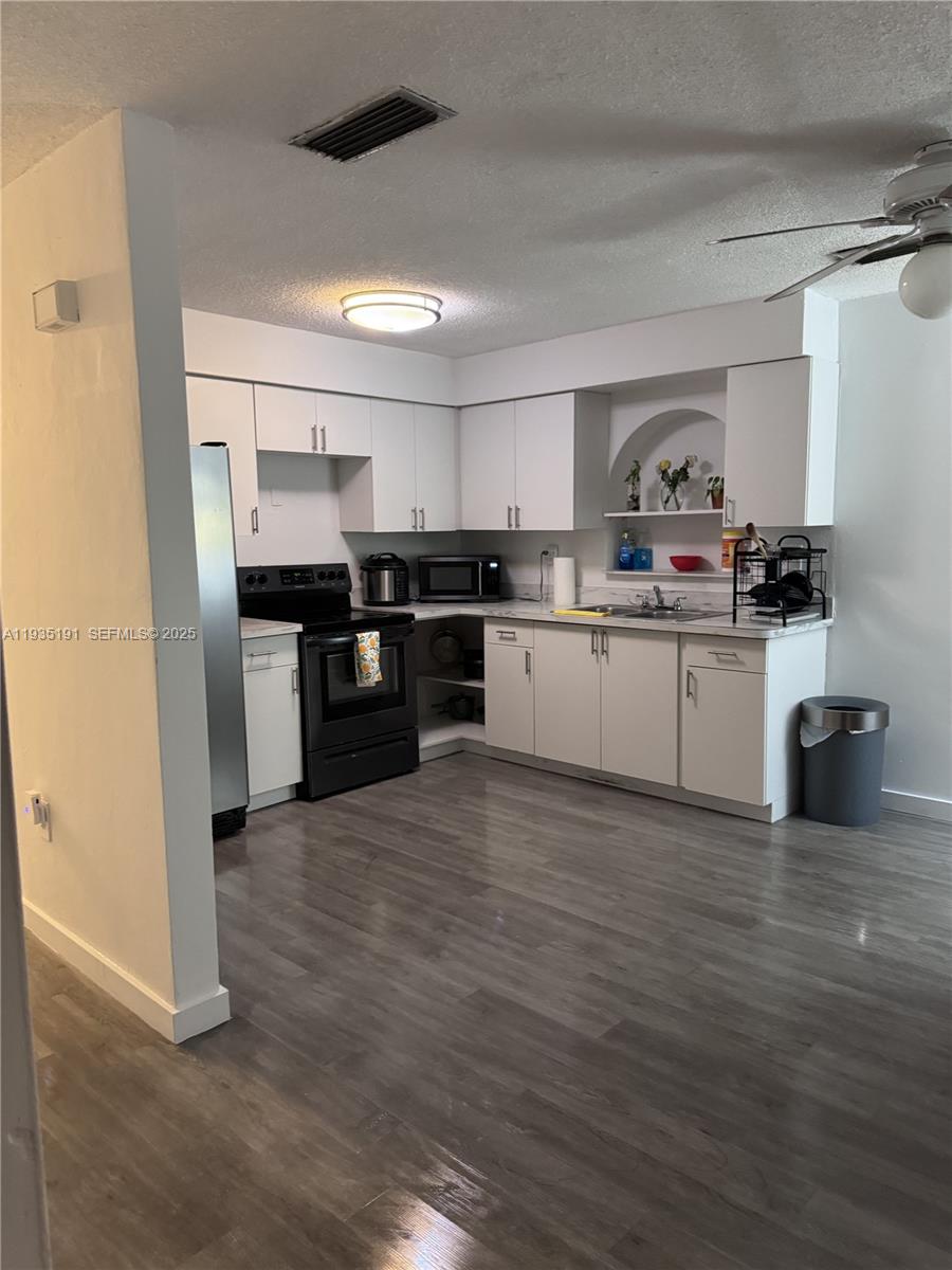 2757 SW 34th Ave Miami, FL 33133