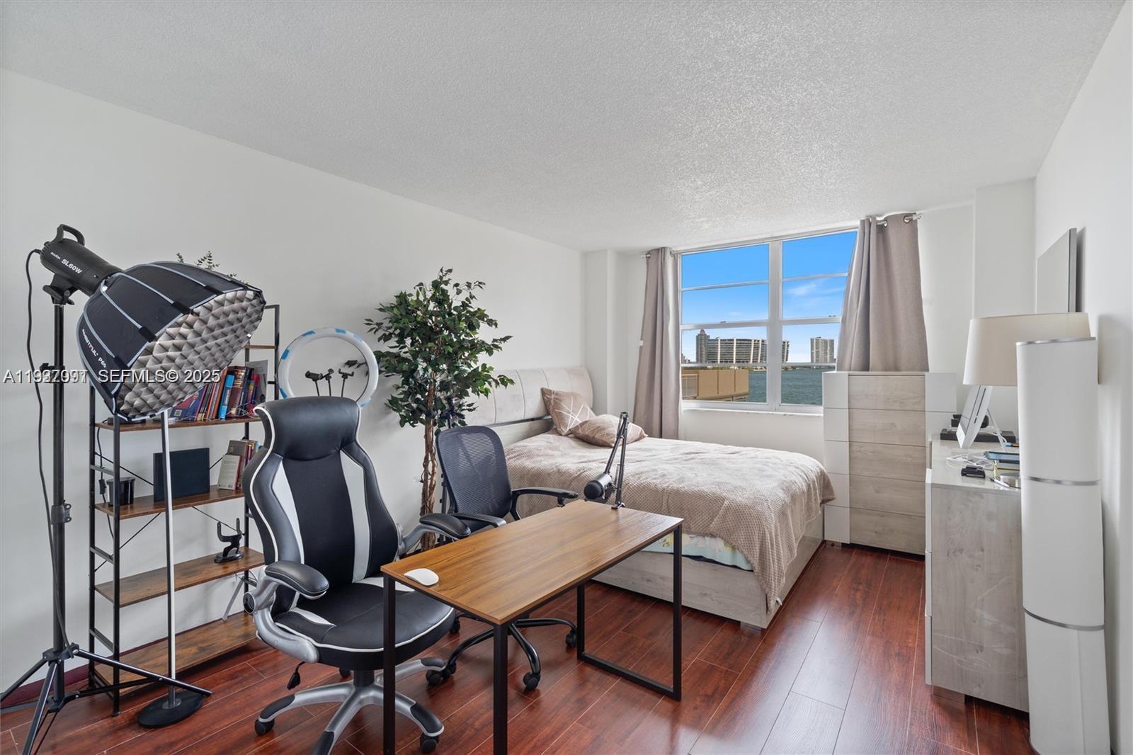 image Winston Towers 20013