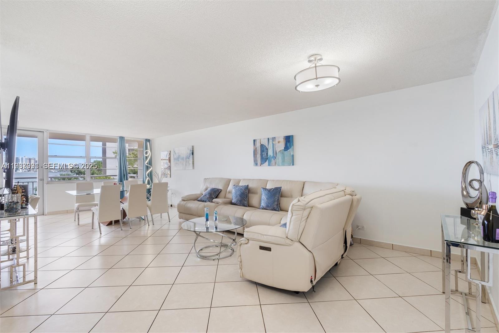 image Winston Towers 2005