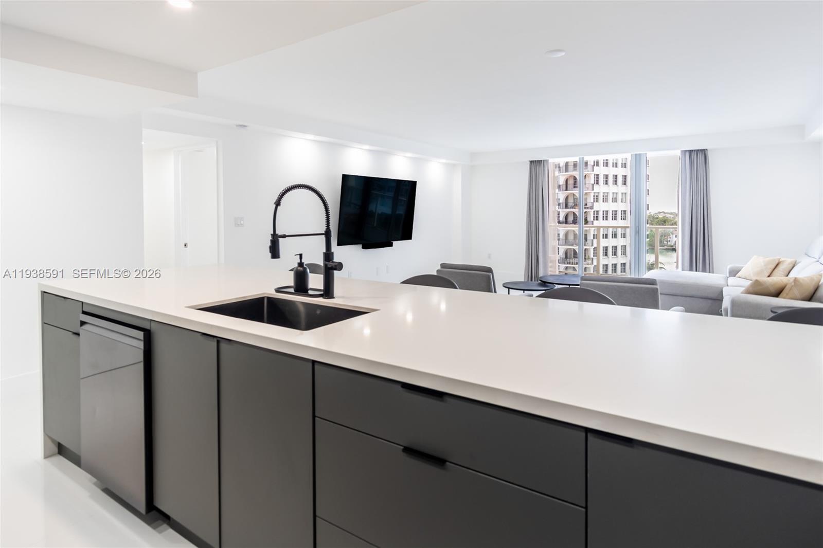 5701 Collins Ave #601 Miami Beach, FL 33140