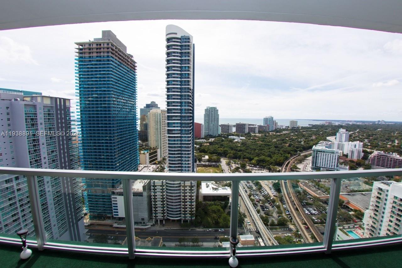 image Axis on Brickell South9