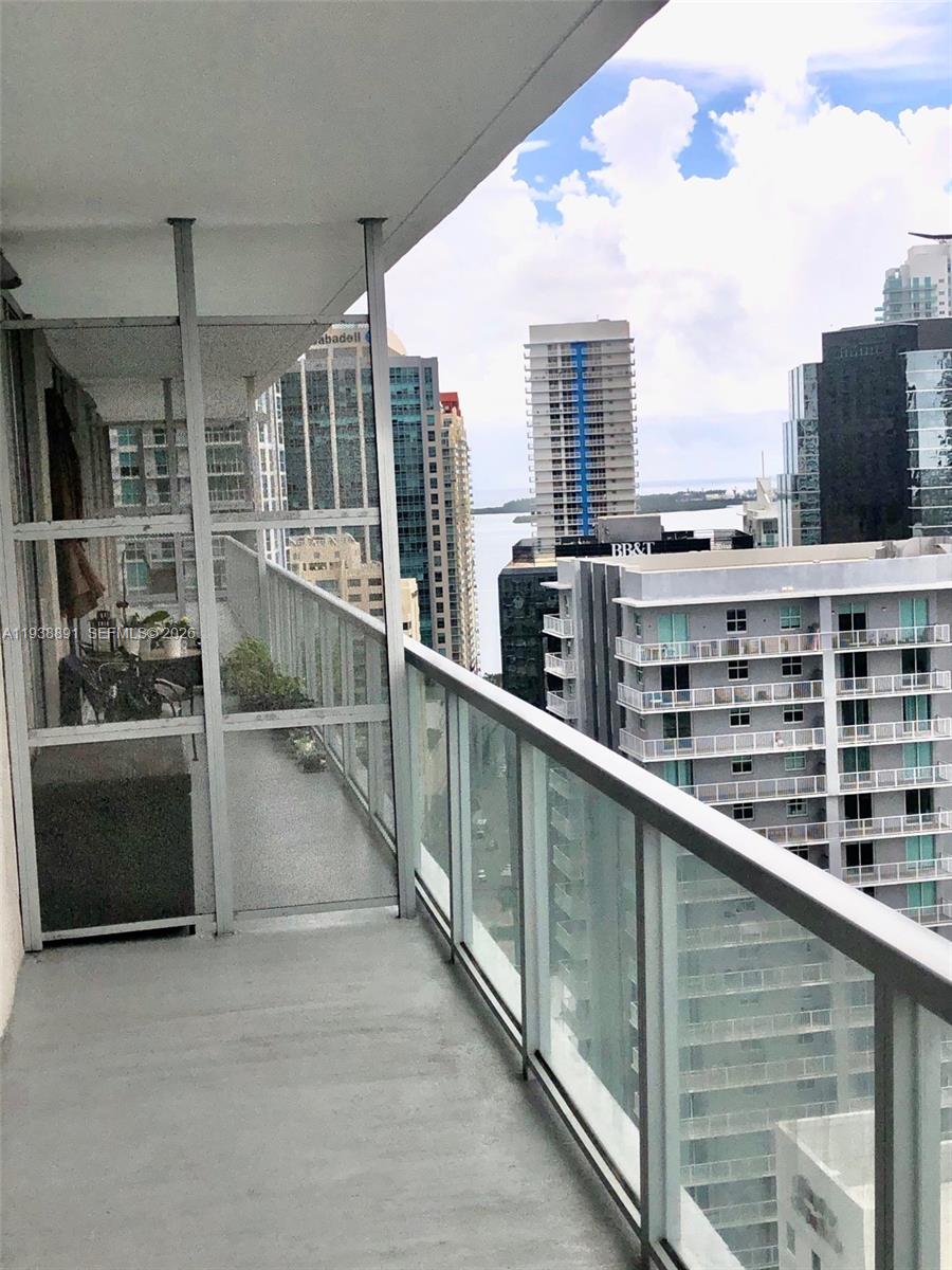 image Axis on Brickell South16