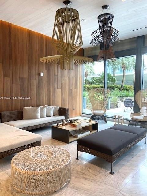 68 SE 6th St #2507 Miami, FL 33131