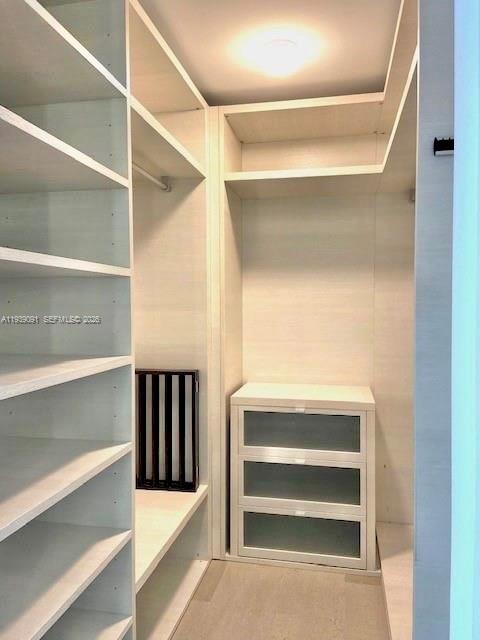 68 SE 6th St #2507 Miami, FL 33131