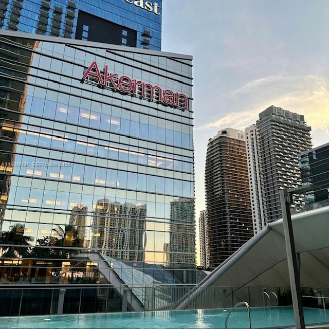 68 SE 6th St #2507 Miami, FL 33131