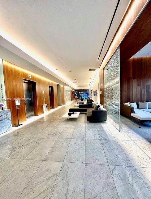 68 SE 6th St #2507 Miami, FL 33131