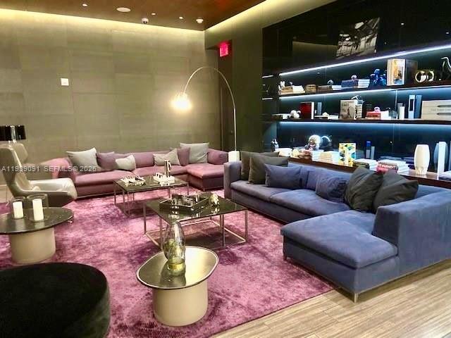 68 SE 6th St #2507 Miami, FL 33131