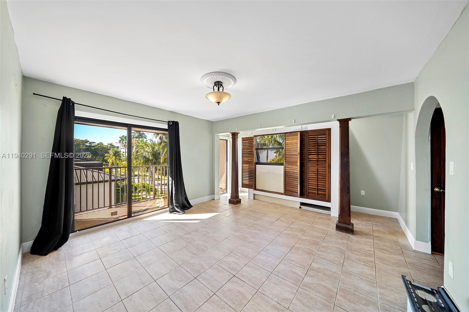 230 Sunrise Dr #5 Key Biscayne, FL 33149