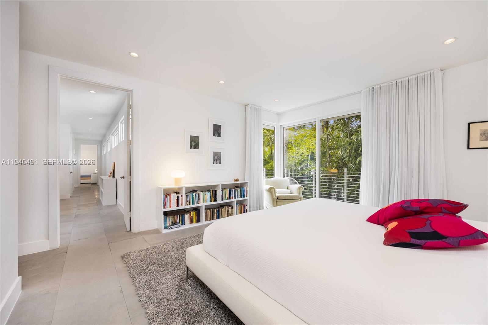 3655 Avocado Ave Coconut Grove, FL 33133