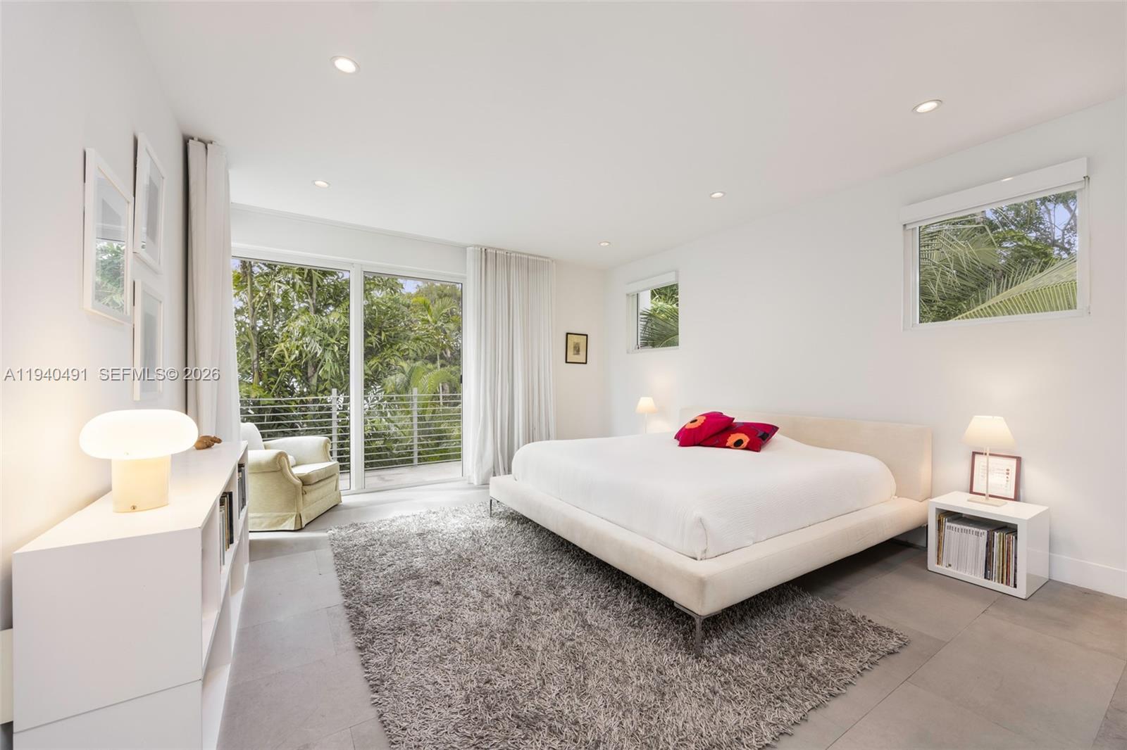 3655 Avocado Ave Coconut Grove, FL 33133