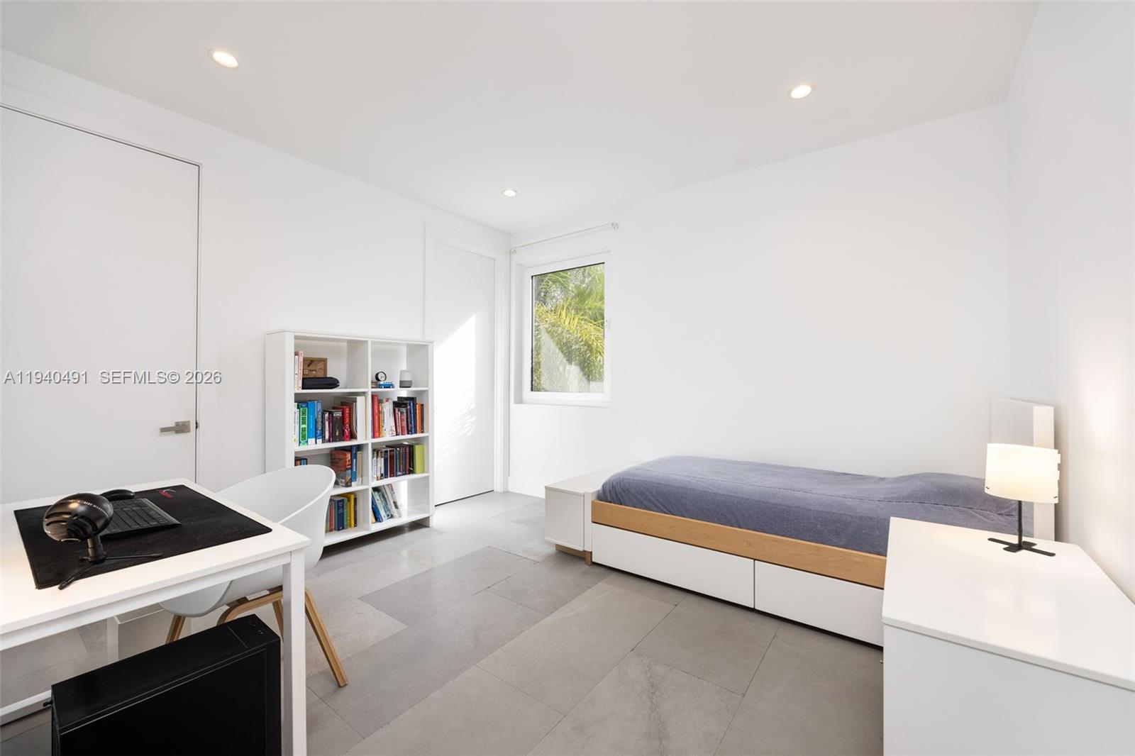 3655 Avocado Ave Coconut Grove, FL 33133