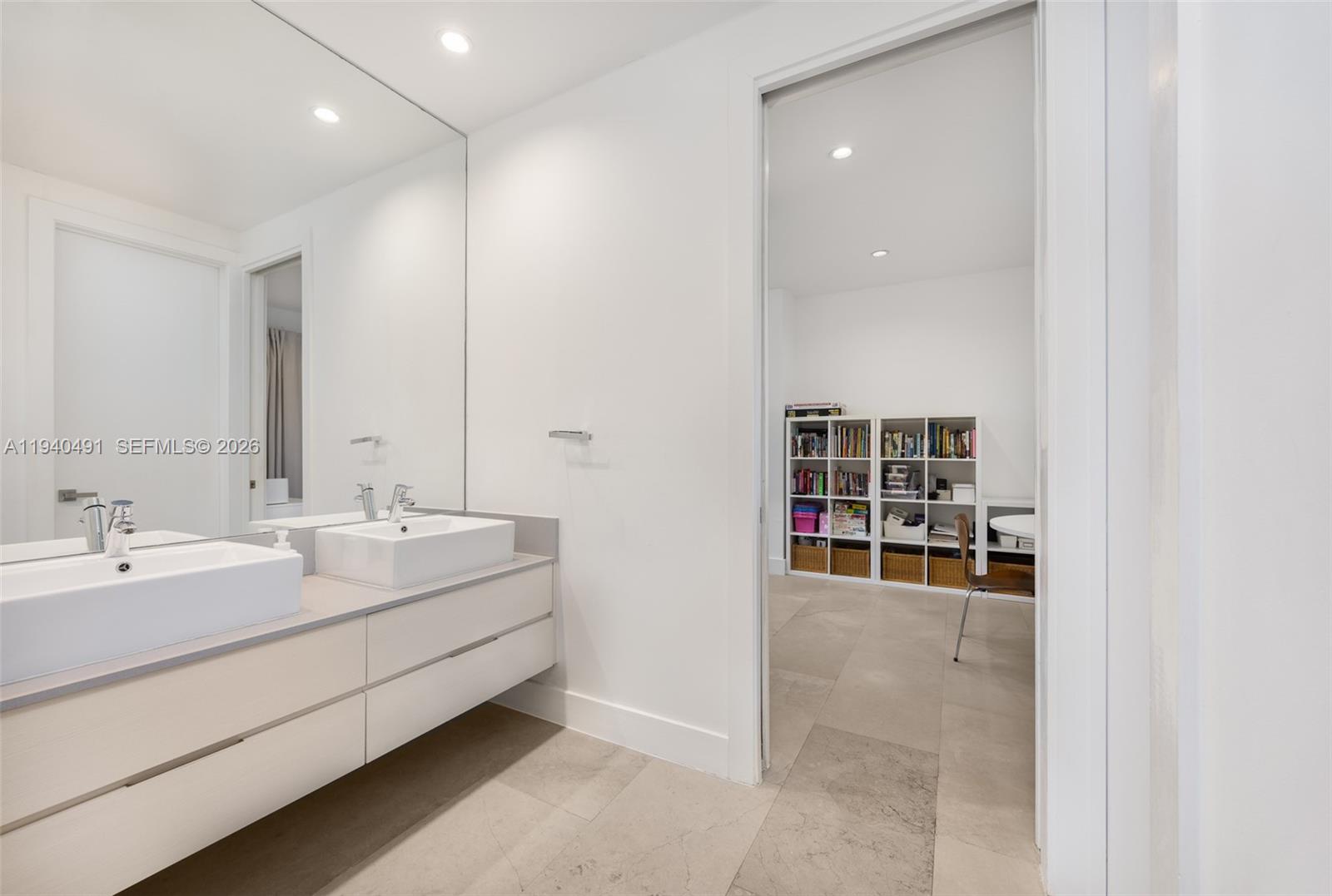 3655 Avocado Ave Coconut Grove, FL 33133