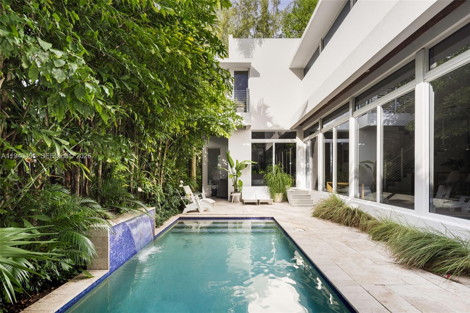 3655 Avocado Ave Coconut Grove, FL 33133