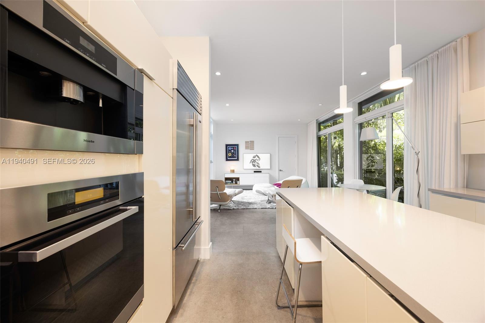 3655 Avocado Ave Coconut Grove, FL 33133