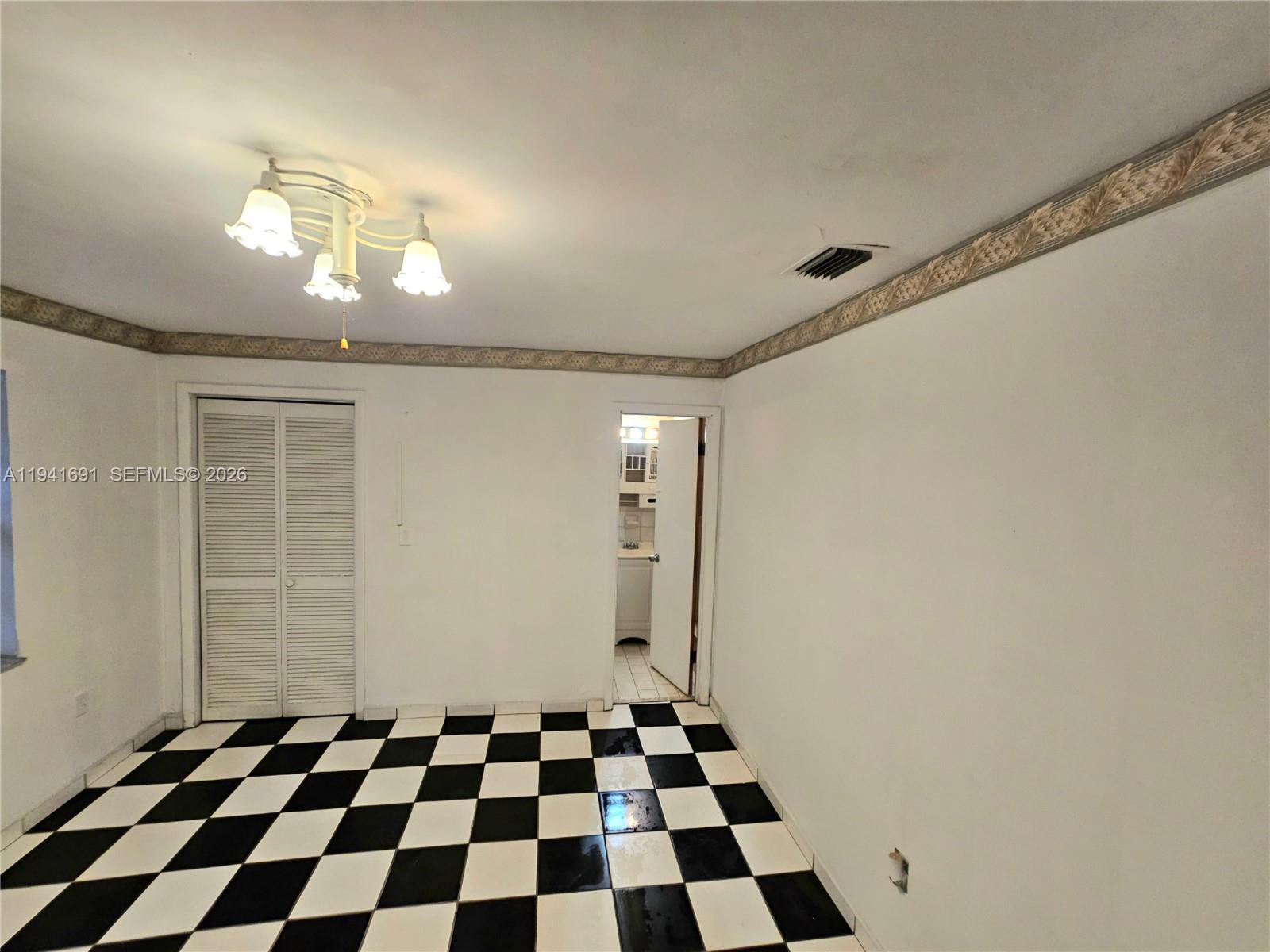 3015 SW 24th Ter Miami, FL 33145