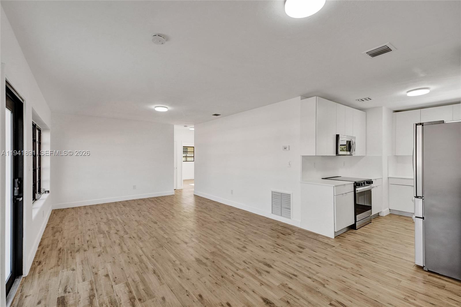 4631 E 8th Ct Hialeah, FL 33013