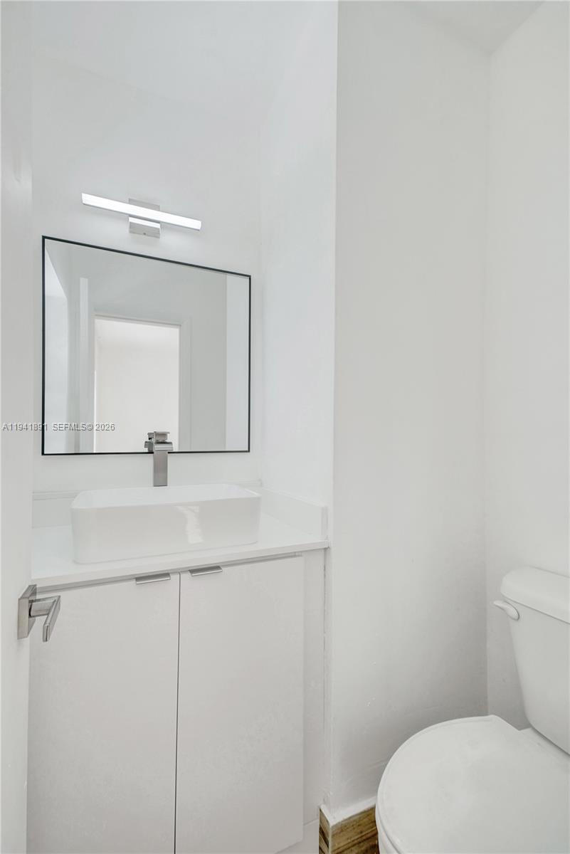 4631 E 8th Ct Hialeah, FL 33013