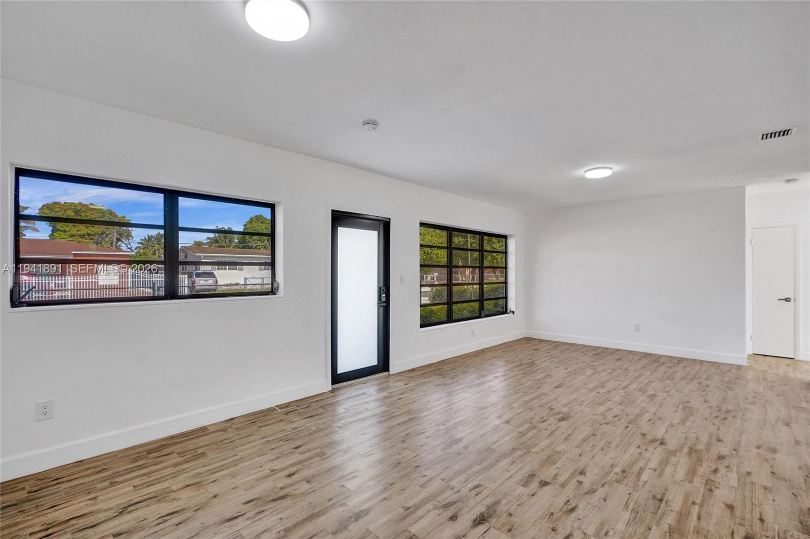 4631 E 8th Ct Hialeah, FL 33013