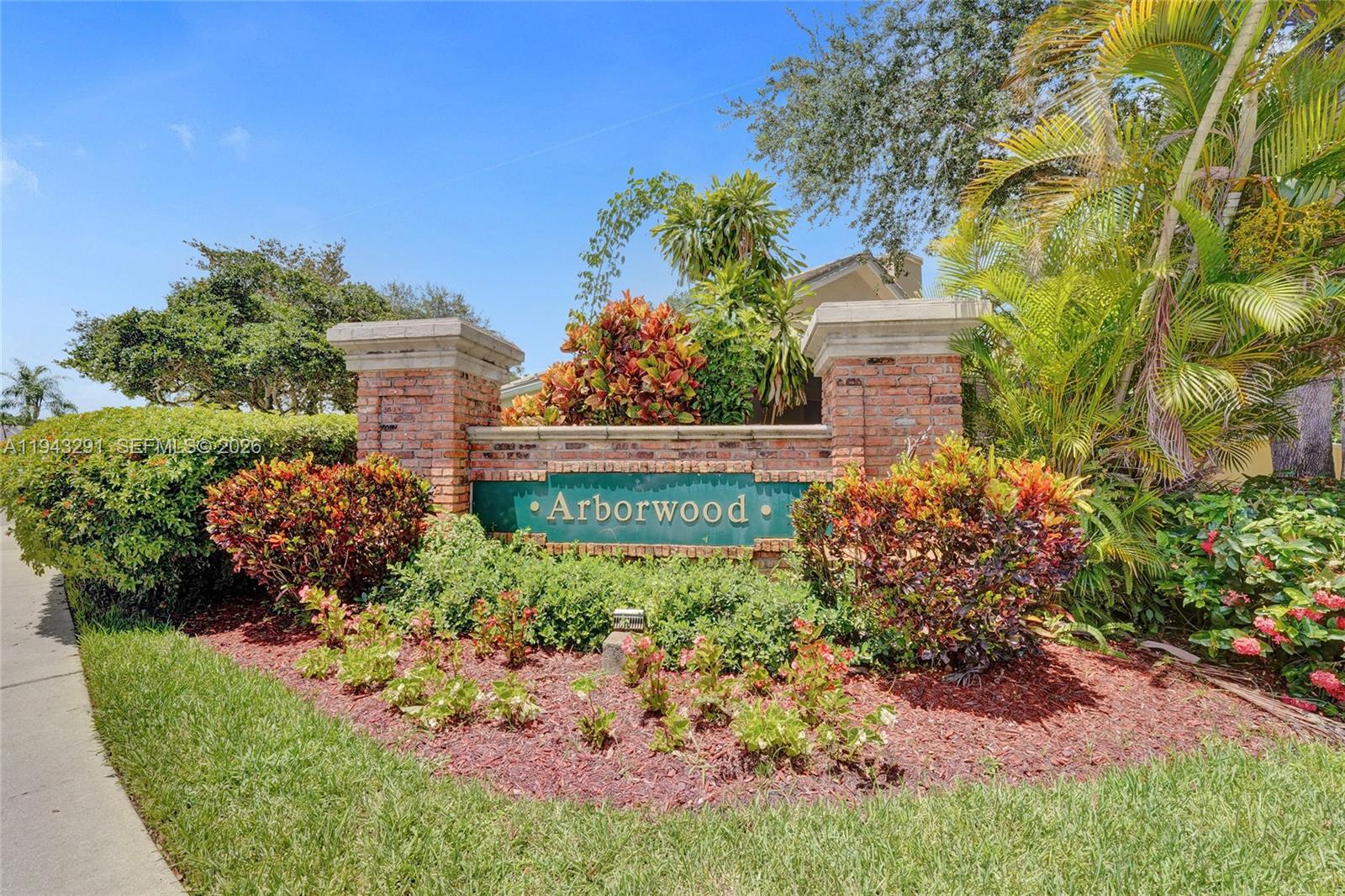 2702 Arborwood Rd Davie, FL 33328