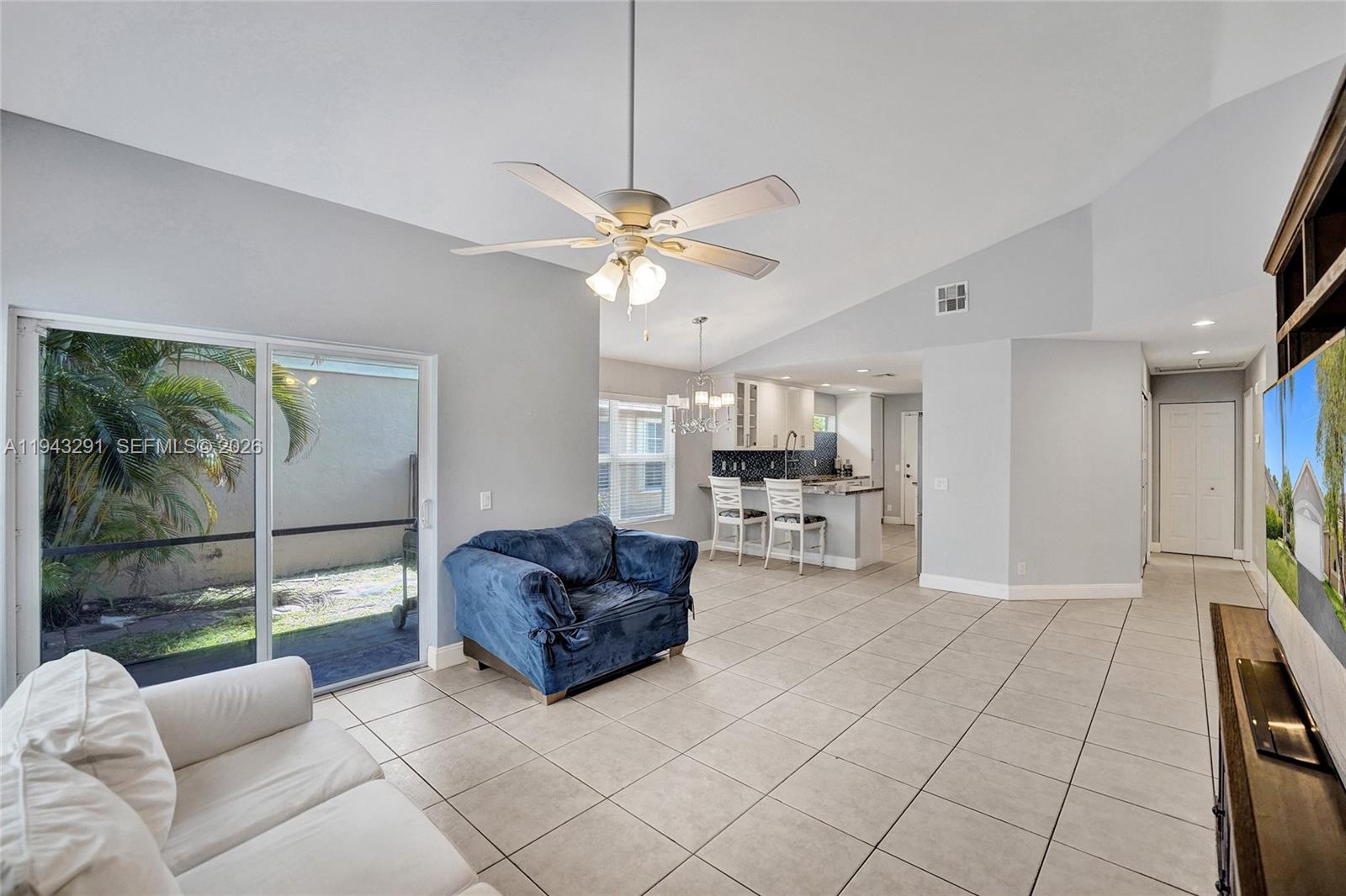 2702 Arborwood Rd Davie, FL 33328