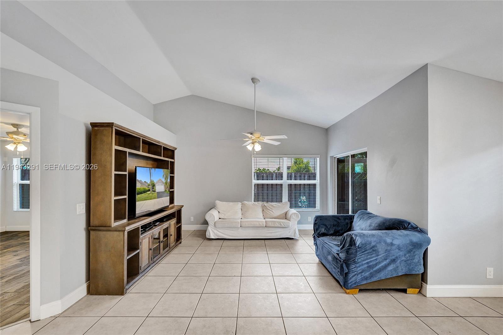 2702 Arborwood Rd Davie, FL 33328