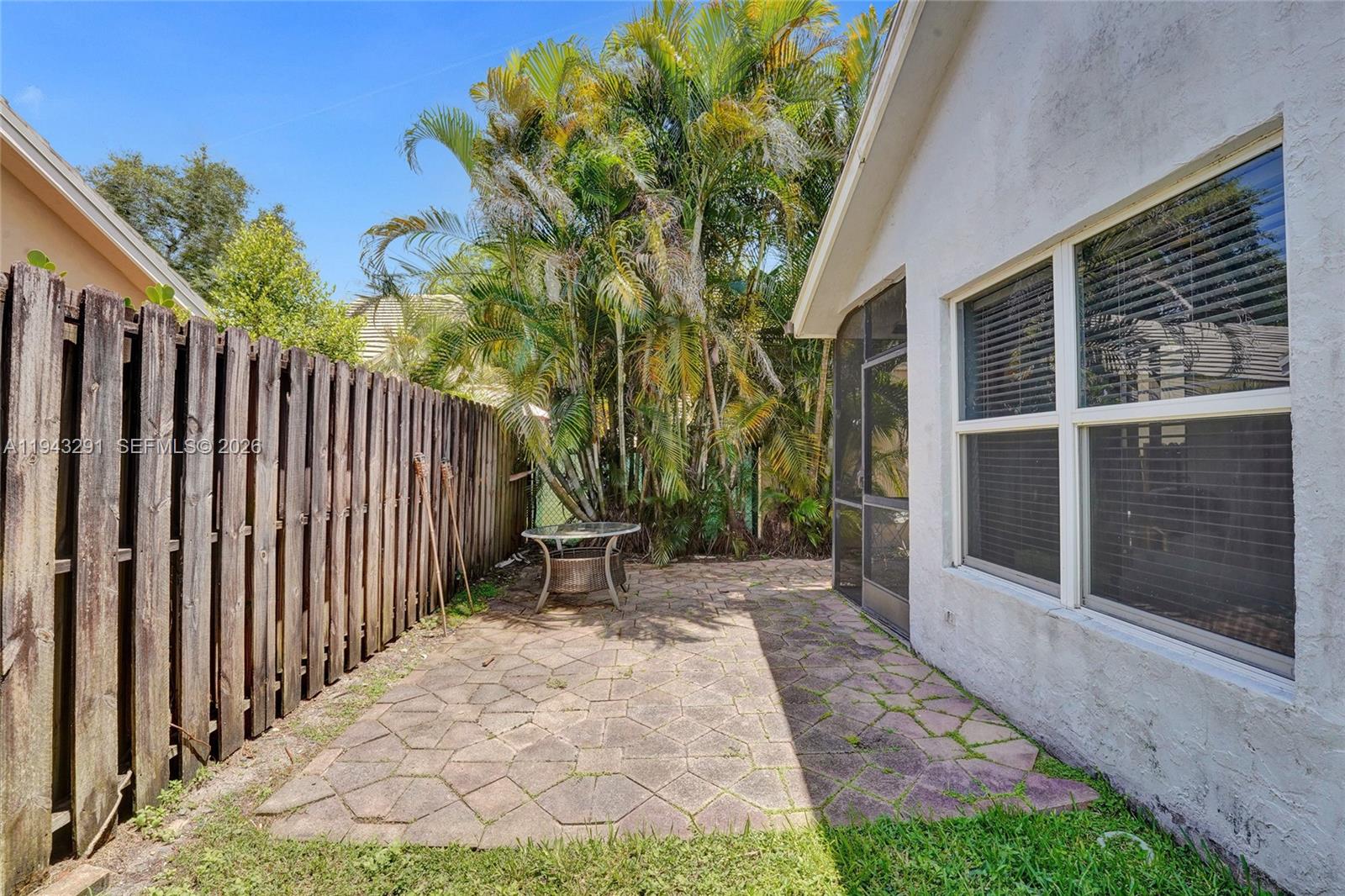 2702 Arborwood Rd Davie, FL 33328