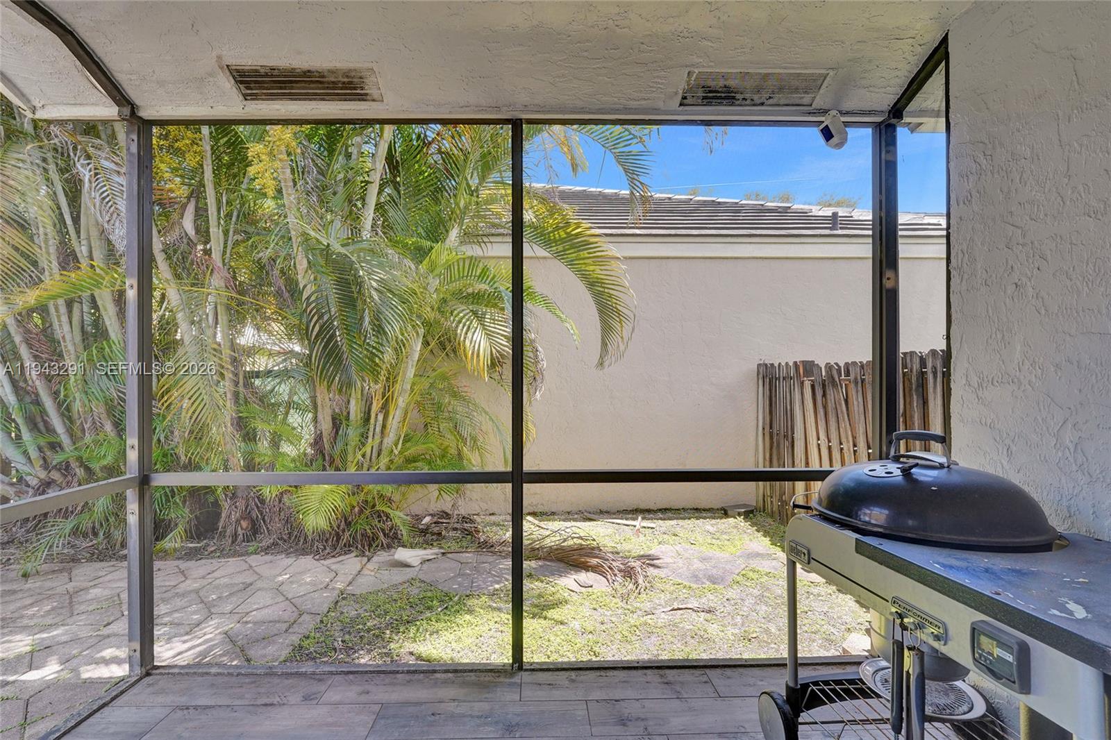 2702 Arborwood Rd Davie, FL 33328