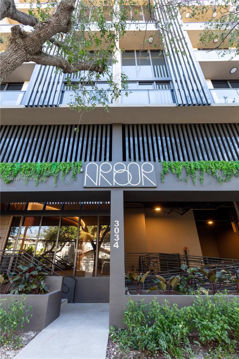 3034 Oak Ave #408 Coconut Grove, FL 33133