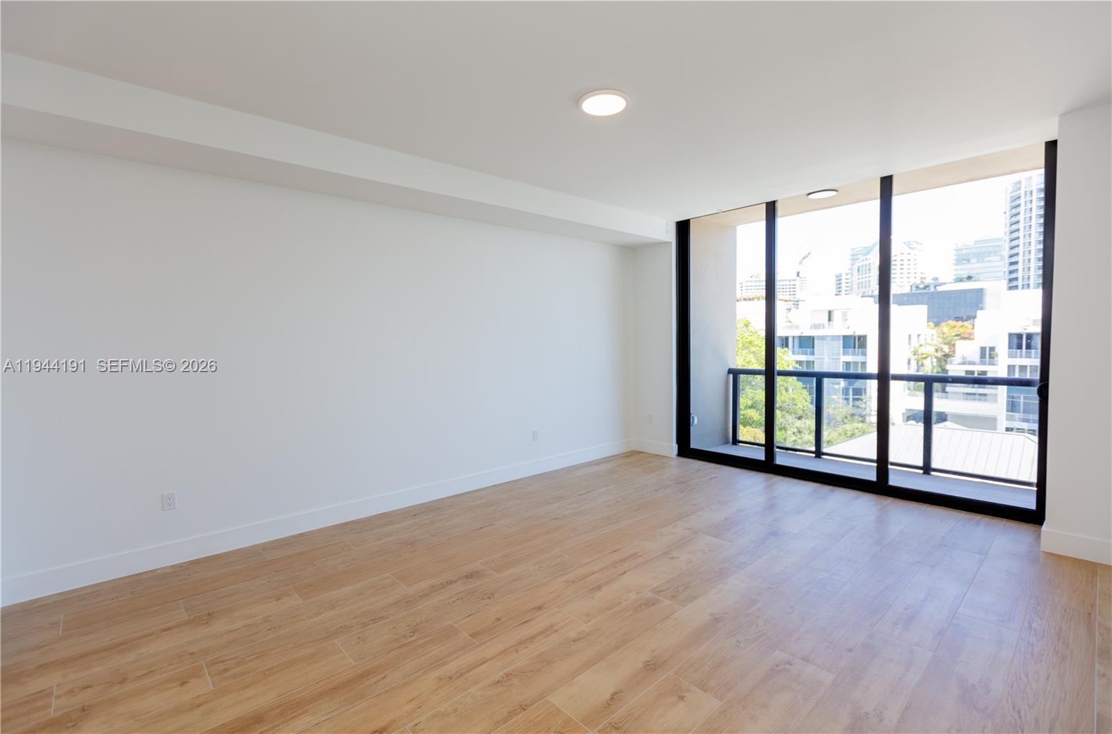 3034 Oak Ave #408 Coconut Grove, FL 33133