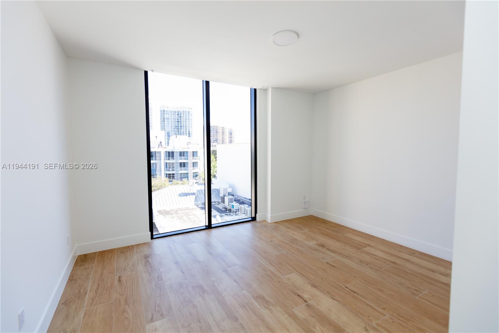 3034 Oak Ave #408 Coconut Grove, FL 33133