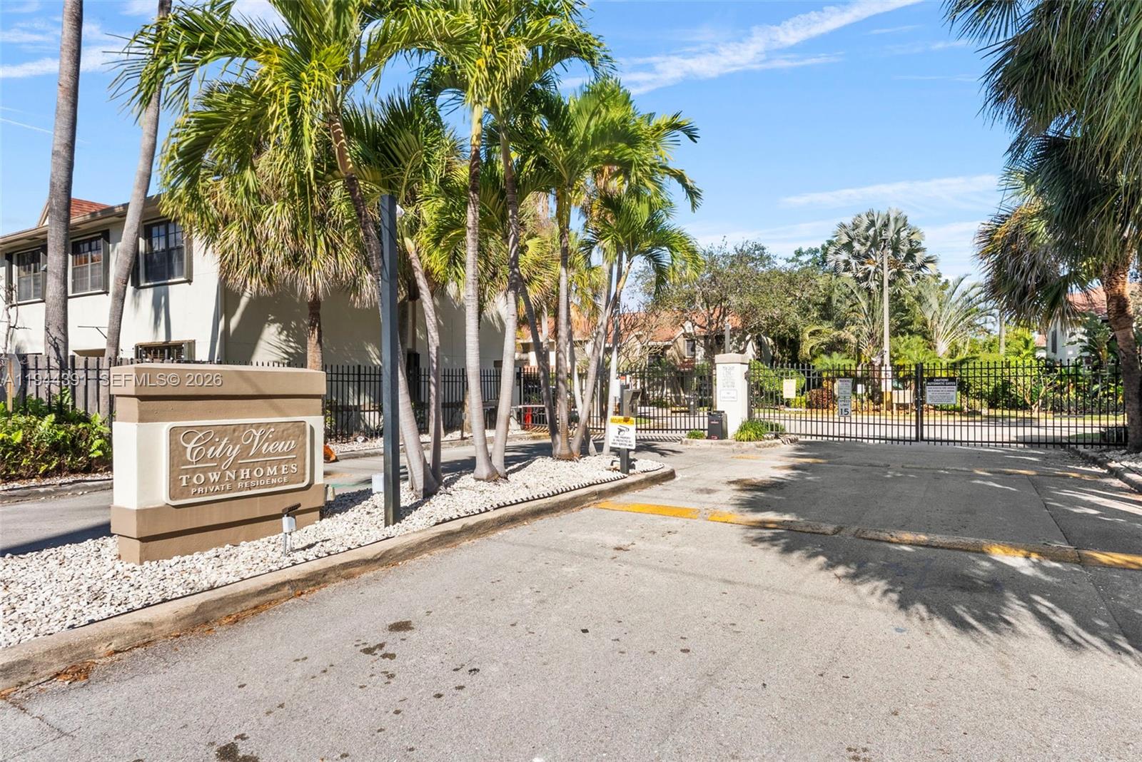 311 City Vw Dr Fort Lauderdale, FL 33311