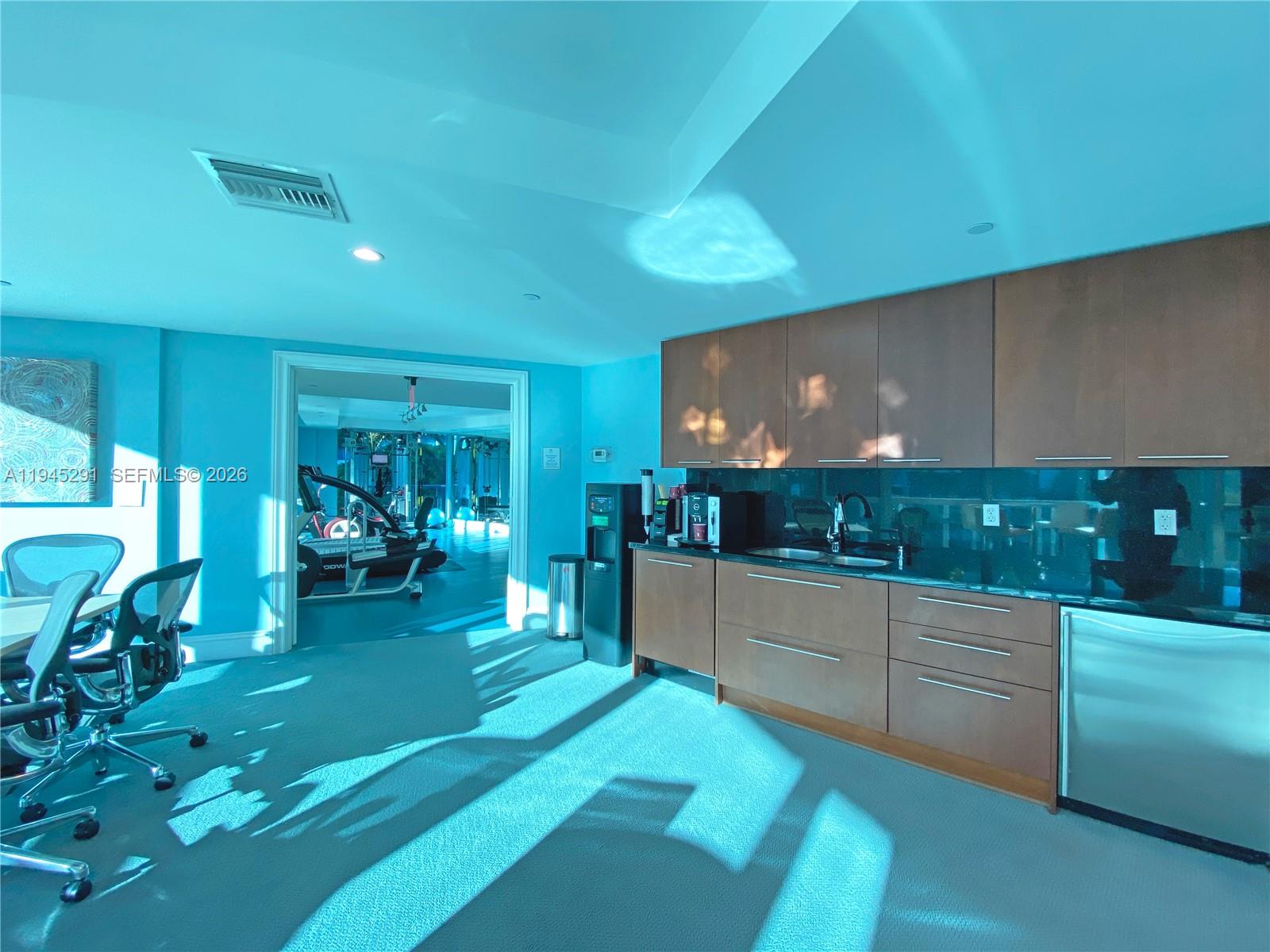 1200 Holiday Dr #308 Fort Lauderdale, FL 33316