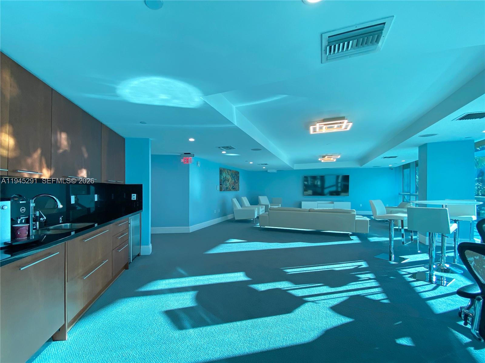 1200 Holiday Dr #308 Fort Lauderdale, FL 33316