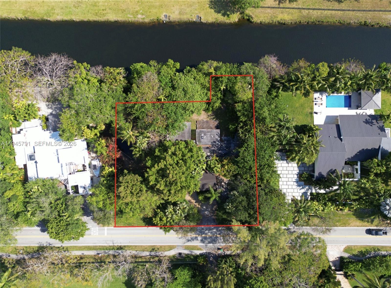 5811 SW 88th St Pinecrest, FL 33156