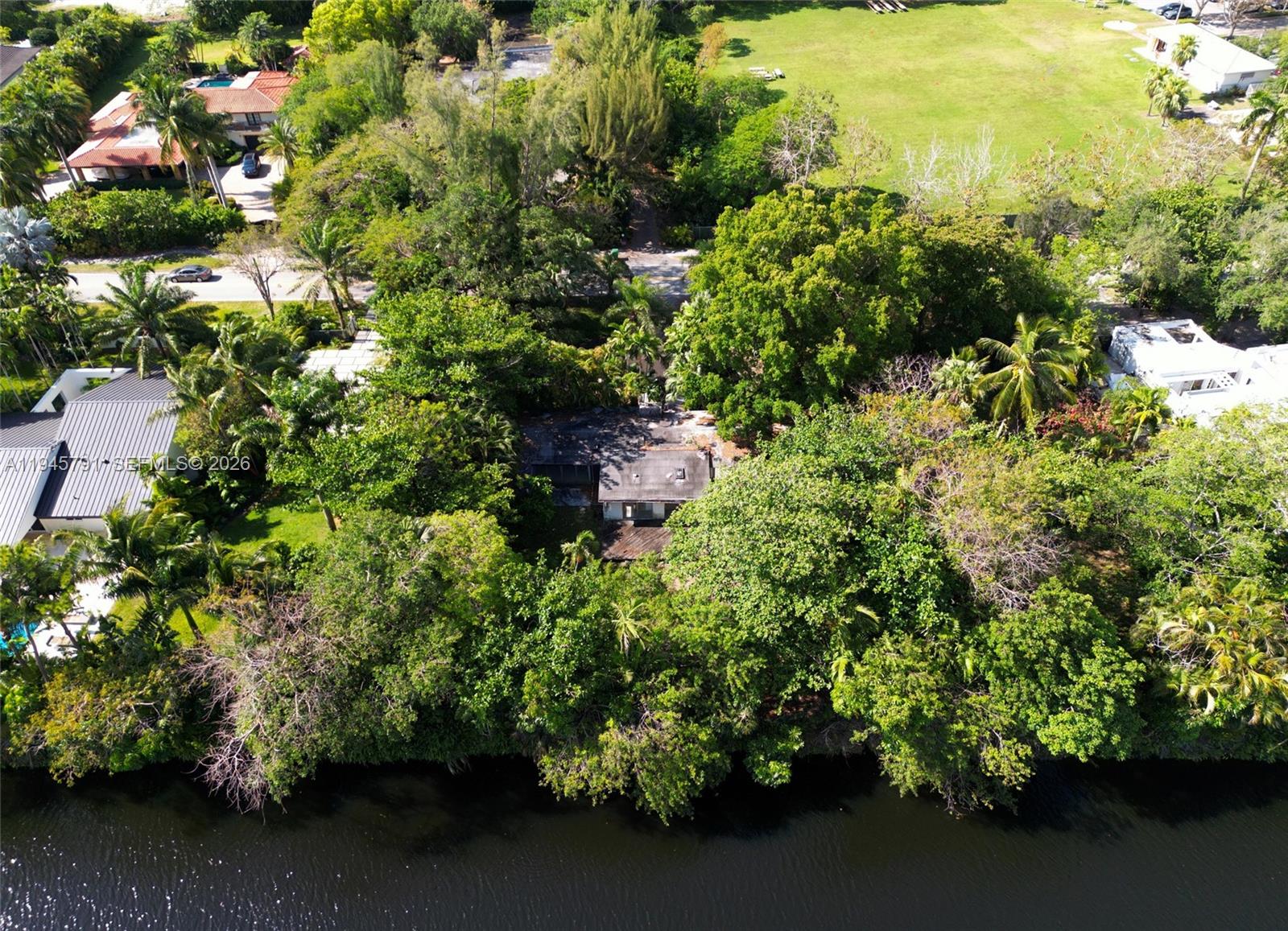 5811 SW 88th St Pinecrest, FL 33156