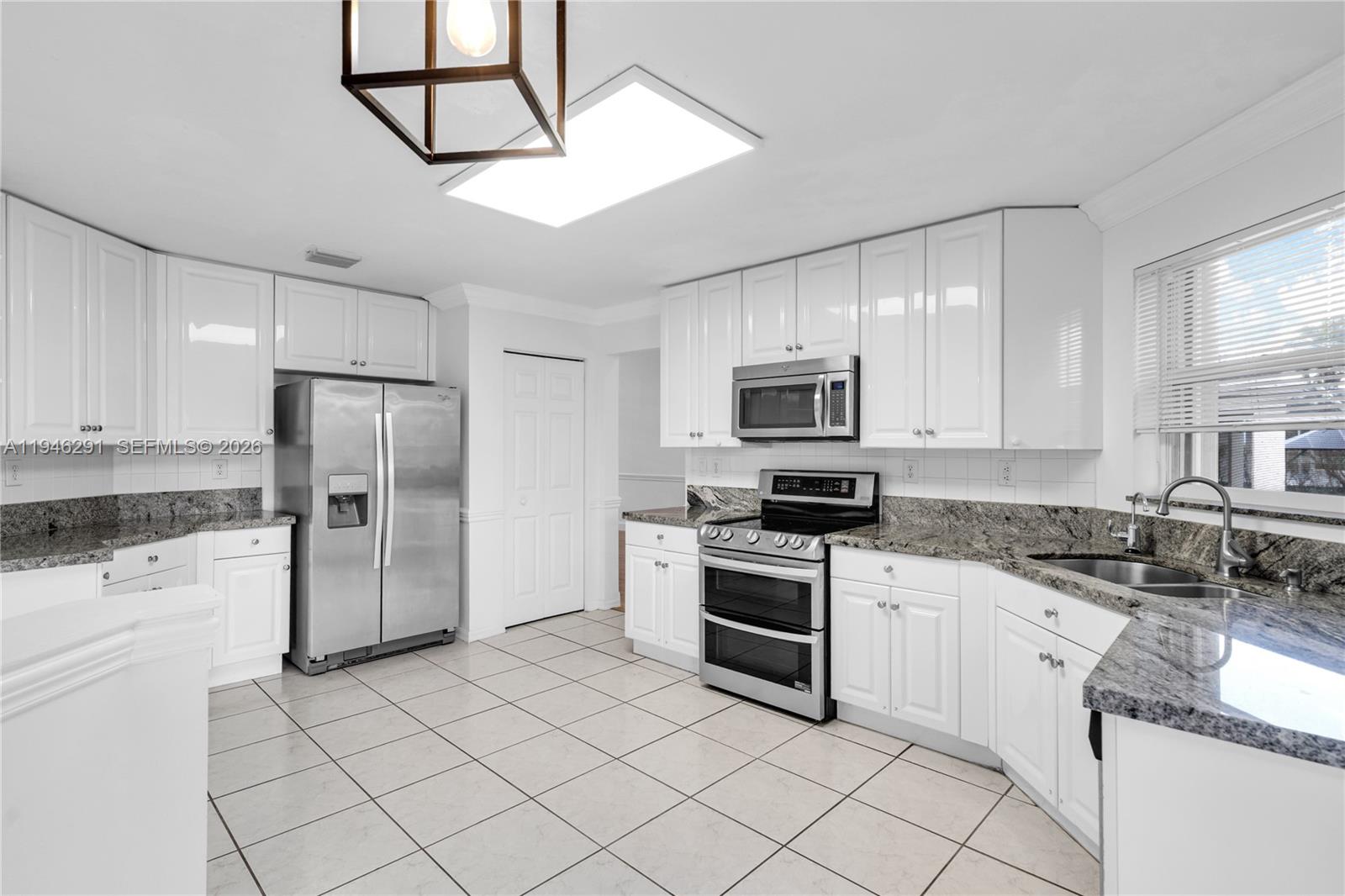 1413 SW 158th Ave Pembroke Pines, FL 33027