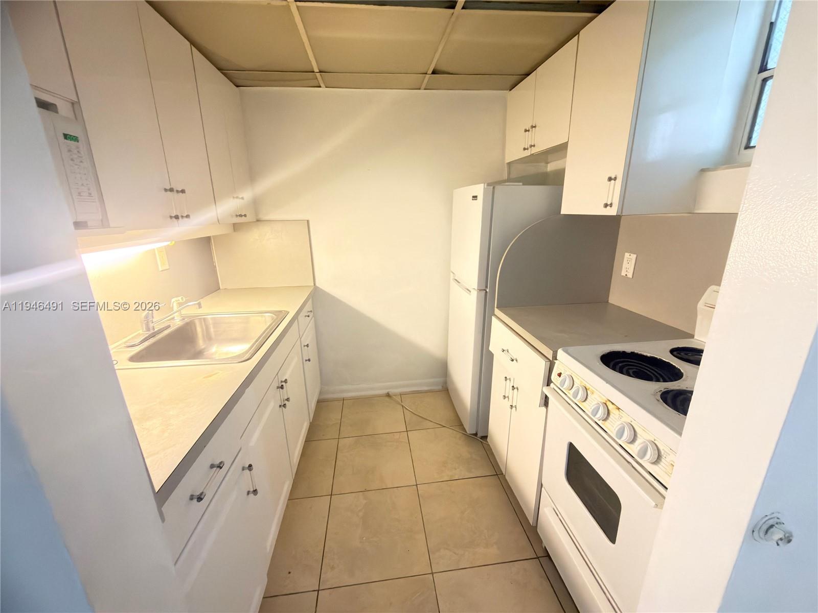 2000 Biarritz Dr #202 Miami Beach, FL 33141