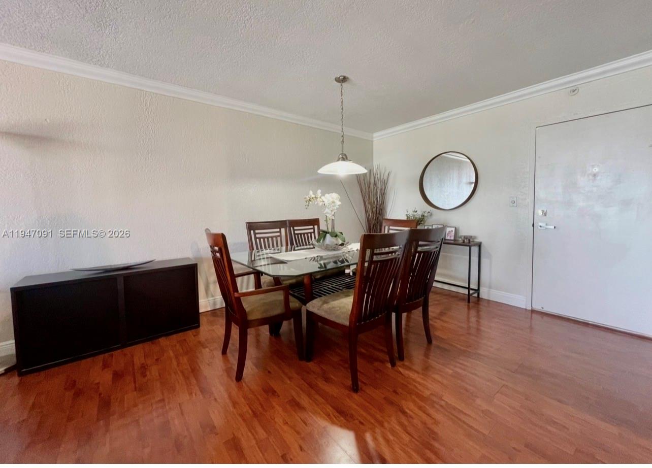 2851 NE 183rd St #907E