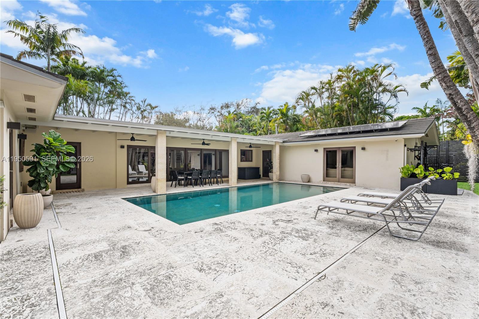 3625 Battersea Rd Miami, FL 33133