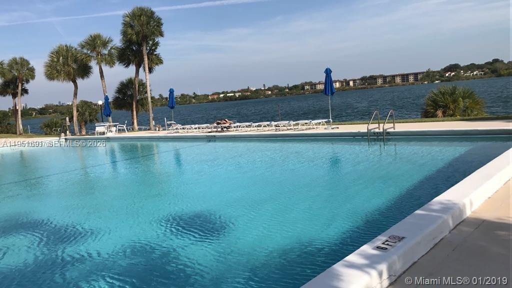 20840 San Simeon Way #702 Miami, FL 33179