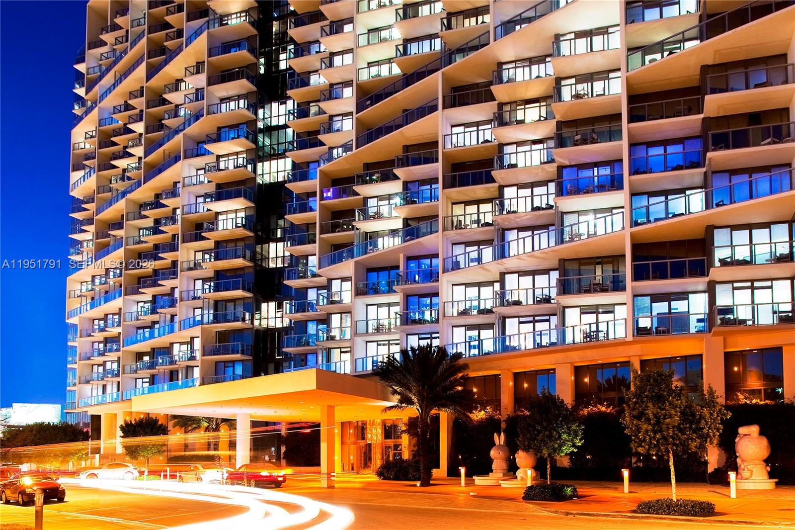 2201 Collins Ave #1511 Miami Beach, FL 33139