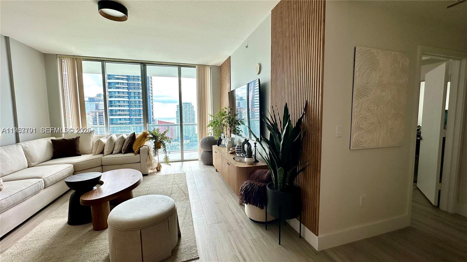 image Axis on Brickell South13